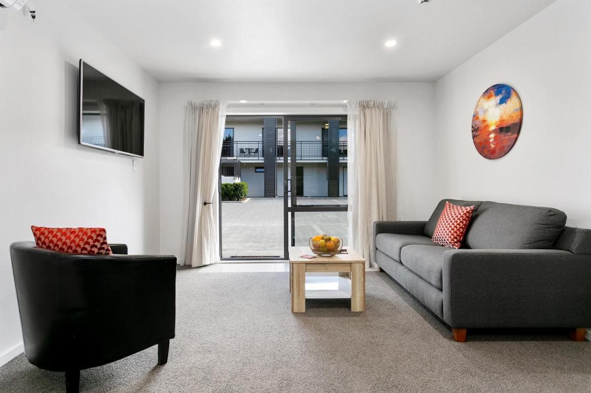 Acacia Lake View Motel Таупо Экстерьер фото