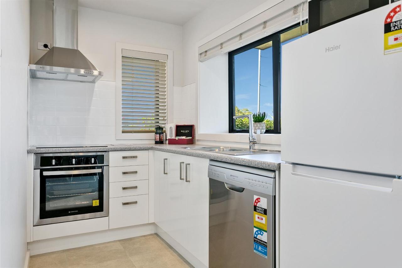 Acacia Lake View Motel Таупо Экстерьер фото