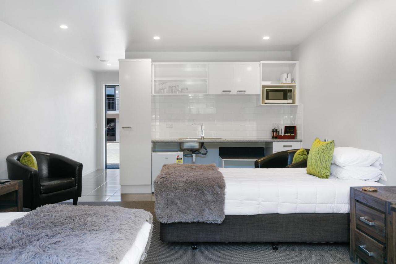 Acacia Lake View Motel Таупо Экстерьер фото